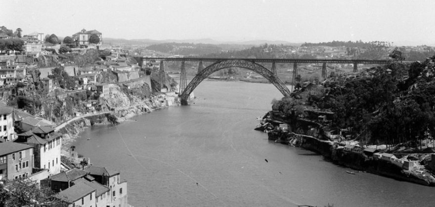 “Porto e Douro: Through the Lens”: a exposição que reúne fotografias dos primeiros grandes fotógrafos em Portugal