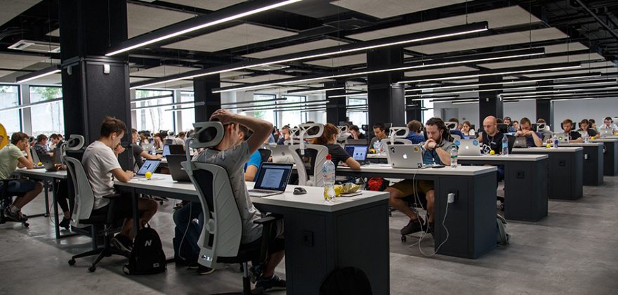 As maiores distrações no local de trabalho e como as combater