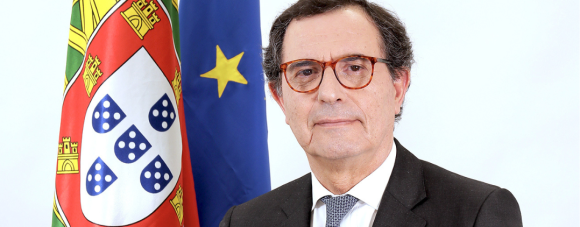 Ministro da Economia e da Coesão Territorial.