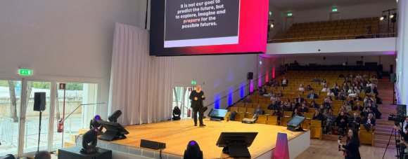 Bugge Holm Hansen, futurista e Diretor de Futuros Tecnológicos e Inovação no Copenhagen Institute for Futures Studies