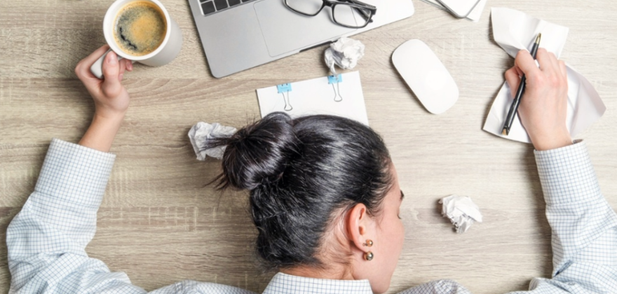 Trabalha sob pressão