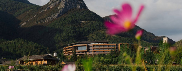 The Arcadia Place, Lugu Lake