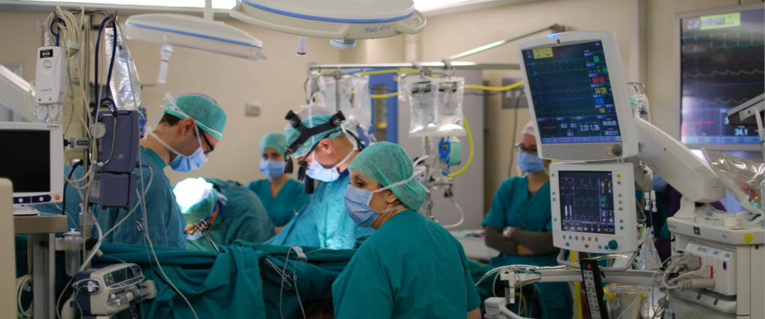 Cardiac_surgery_operating_room