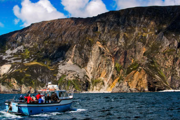 Sauna junto às falésias de Sliabh Liag, Irlanda