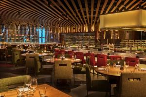 Zuma Dining Room   PC  Anthony Mair for Maison